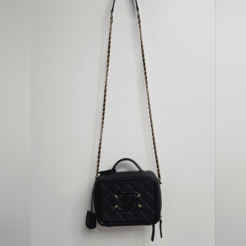 Chanel Black Quilted Leather Bag - Picture 2 of 8